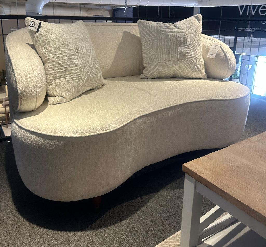 Love Seat Hema